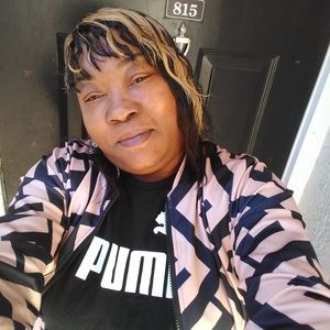 Meet your Posher, Elnita